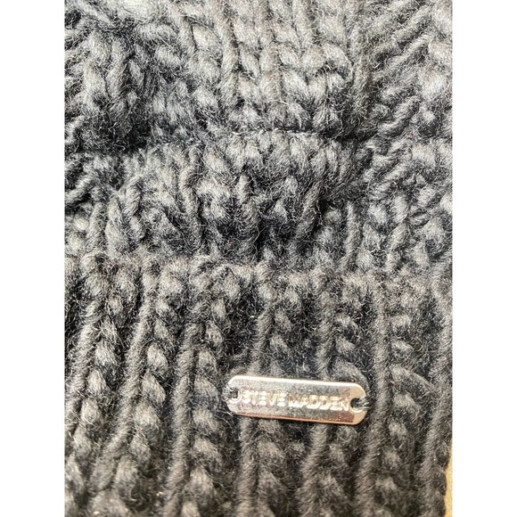 Steve Madden Black & Gray Hat and Scarf Gift Set - Picture 5 of 8